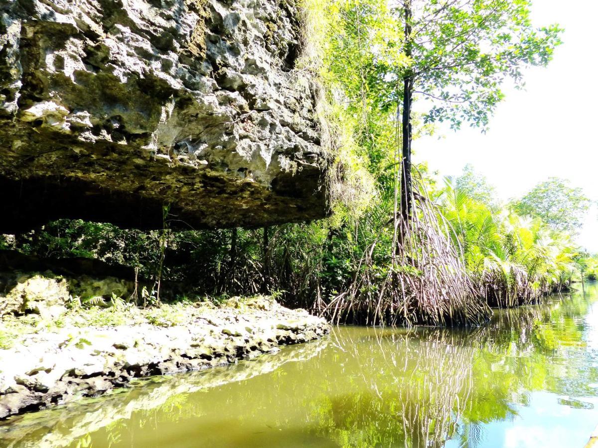 Kampoeng Karst Rammang Rammang Guest House Kasijala Exterior photo